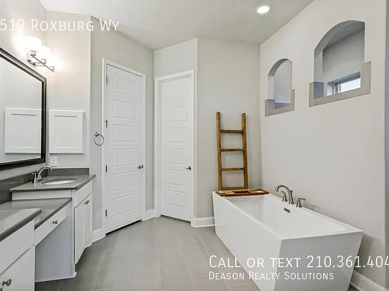 1519 Roxburg Way — Photo 15