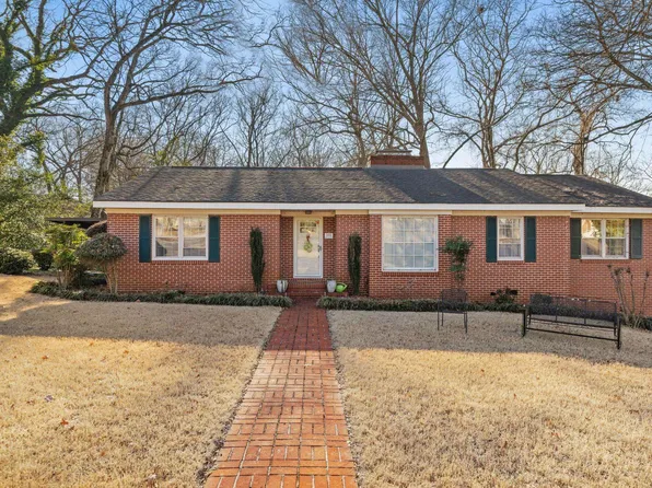 101 Lakewood Dr, Sheffield, AL 35660