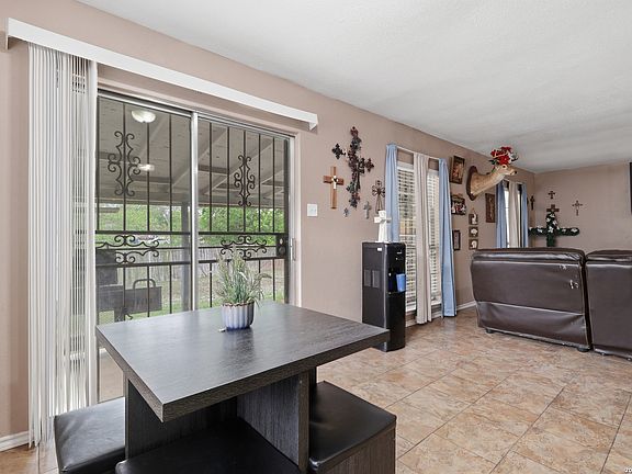 2nd image of 1119 Boling Brook