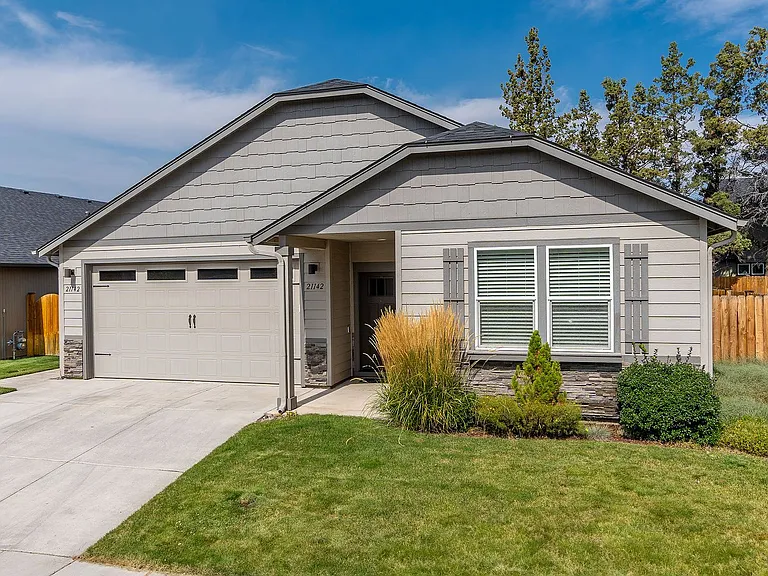 21142 Azalia Ave — Photo 1
