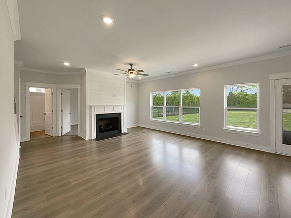 3rd image of 210 Beulah Rose Dr