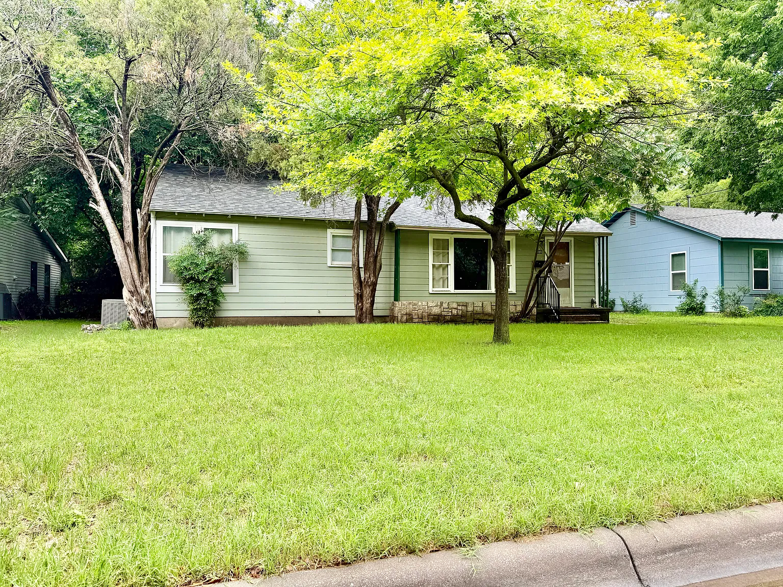 3 bed, 1048 sqft, $1,750 — Photo 4