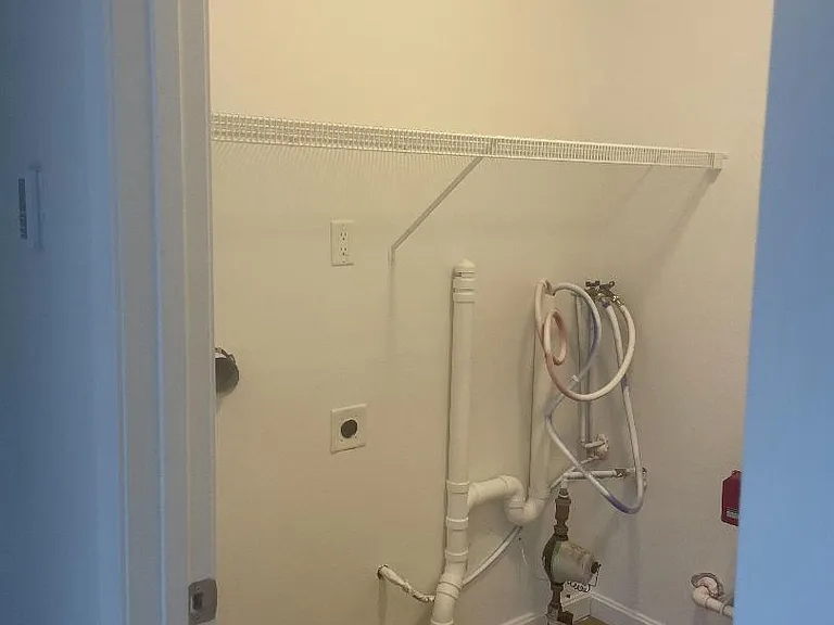 48 Trinity Cir #A — Photo 6