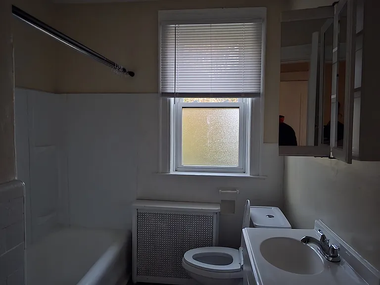 34 Hotchkiss St #4 — Photo 5