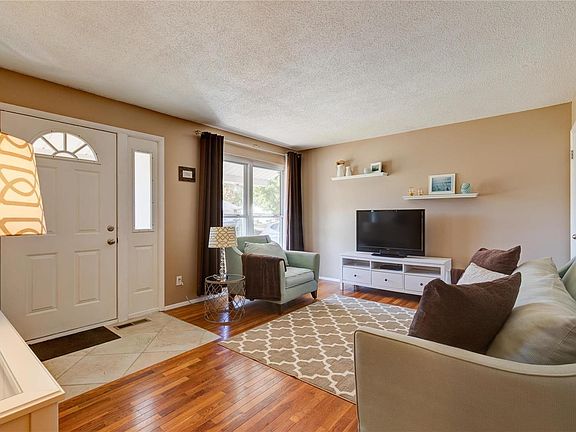 2nd image of 1745 Flordawn Dr