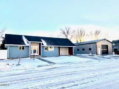 357 Main St E, Beach, ND, 58621