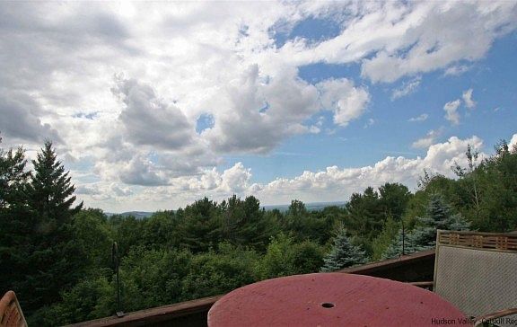 3rd image of 438 Sky View Dr