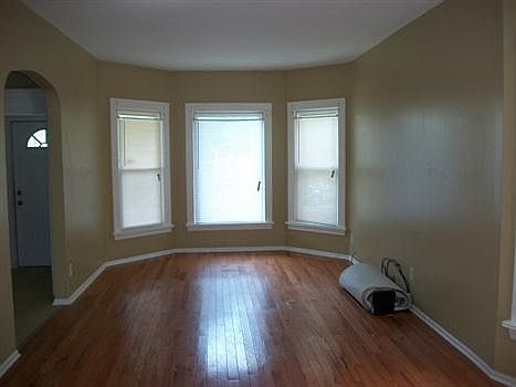 2nd image of 148 N Waller Ave