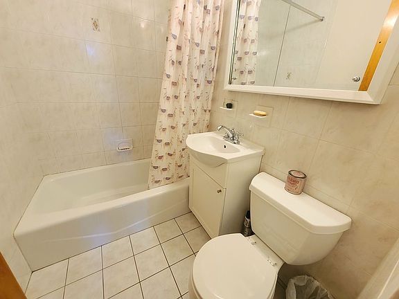 4th image of 146 W 75th St APT 4B