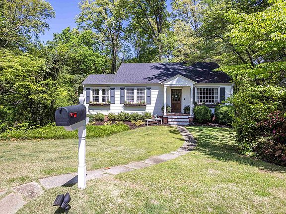 2nd image of 224 E Augusta Pl