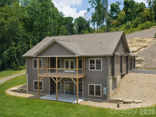 105 Sheila Wynne Dr, Fletcher, NC 28732