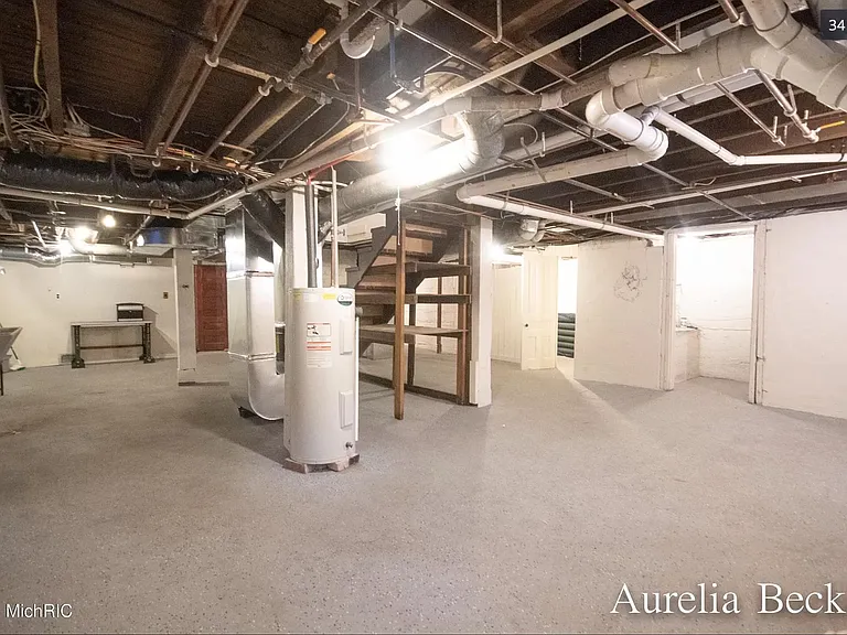 420 Lincoln Ave NW — Photo 29
