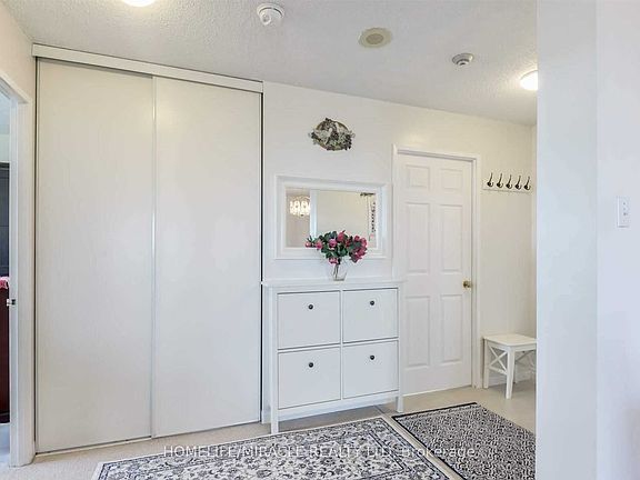 5th image of 12 Laurelcrest St #902