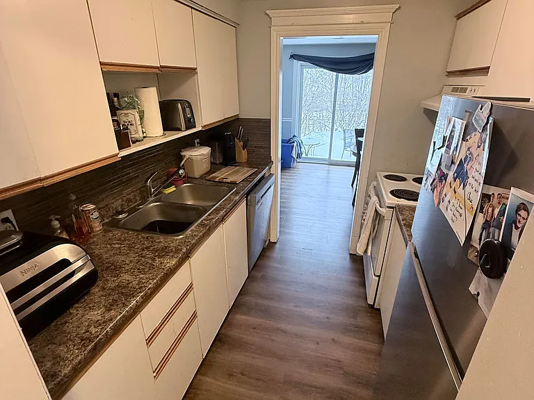 649 Albert St #5 — Photo 12