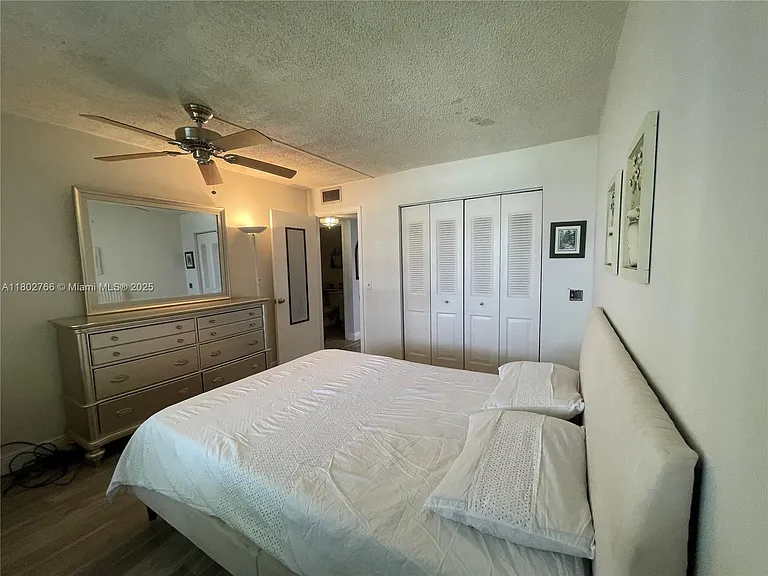 279 Markham M #M — Photo 15