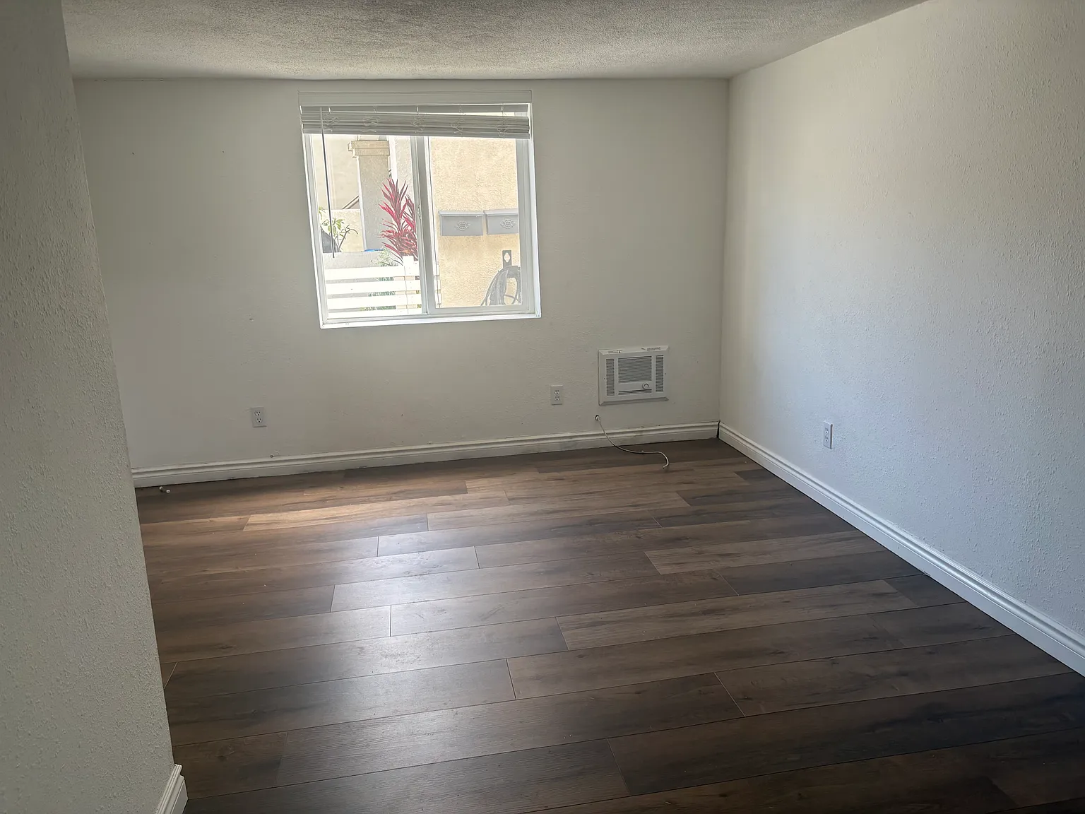1 bed, 550 sqft, $2,375 — Photo 2