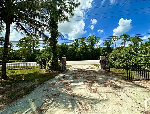 16317 Okeechobee Blvd — Photo 34