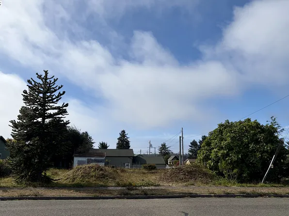 312 S Wall St, Coos Bay, OR 97420