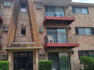 5303 N Delphia Ave APT 303, Chicago, IL 60656