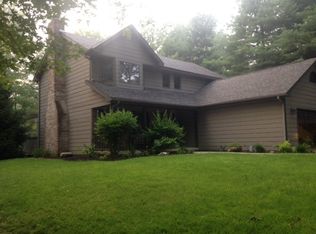 673 Kinney Ln, Columbus, IN 47201