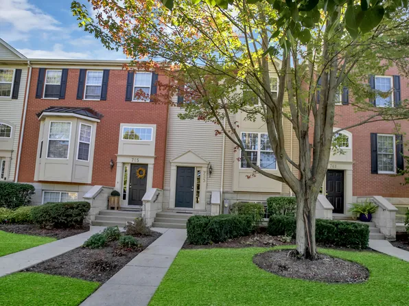 763 Thornbury Ct #102-3, Bartlett, IL 60103