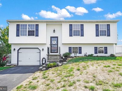 65 Coventry Cross Rd, Mount Wolf, PA, 17347