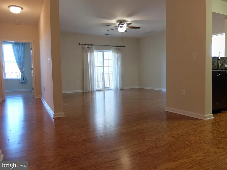 1132 Halifax Pl — Photo 6