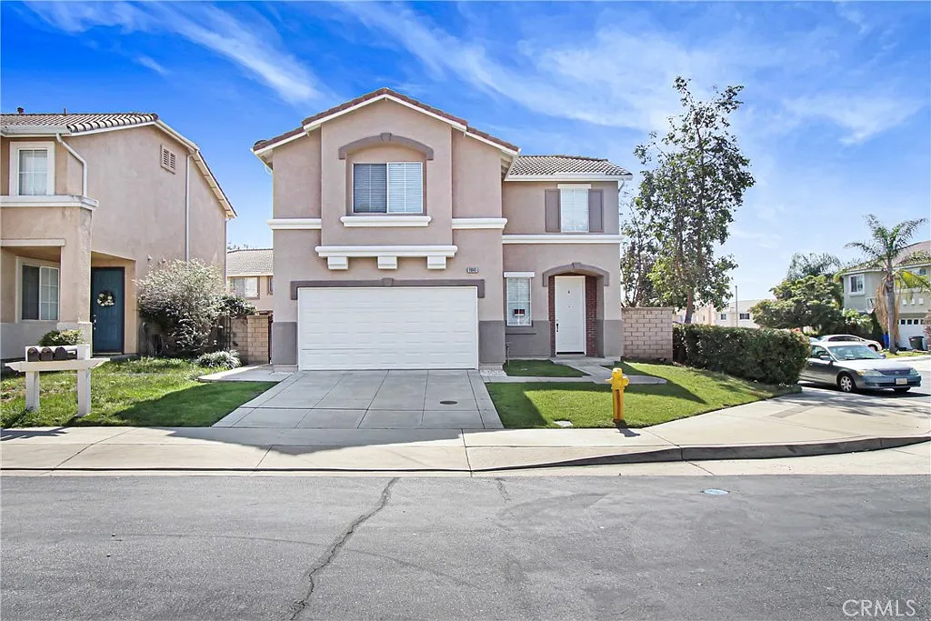 3 bed, 2.5 bath, 1500 sqft, $3,700 — Photo 1