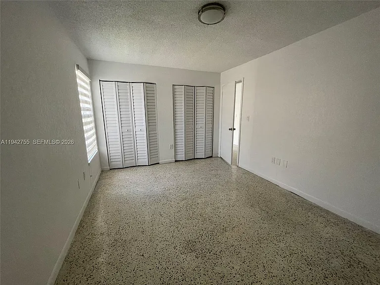 142 SW 18th Ave #19 — Photo 9