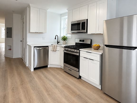 2nd image of 10 Mount Pleasant Ave APT 2