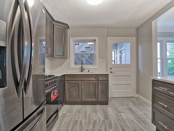 5th image of 4831 Kirk St