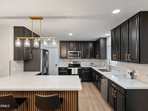 2nd image of 2841 W CAMPBELL Avenue
