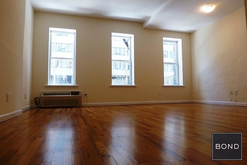 1st image of 821 2nd Ave APT 2