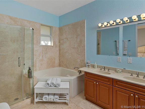 5th image of 3275 Percival Ave #1