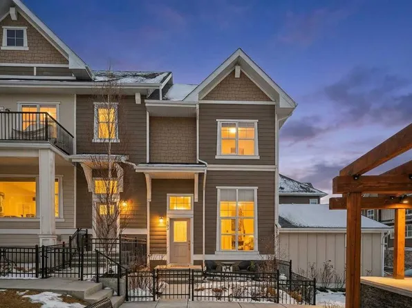 103 NW Cranbrook Walk SE, Calgary, AB T3M 2V5