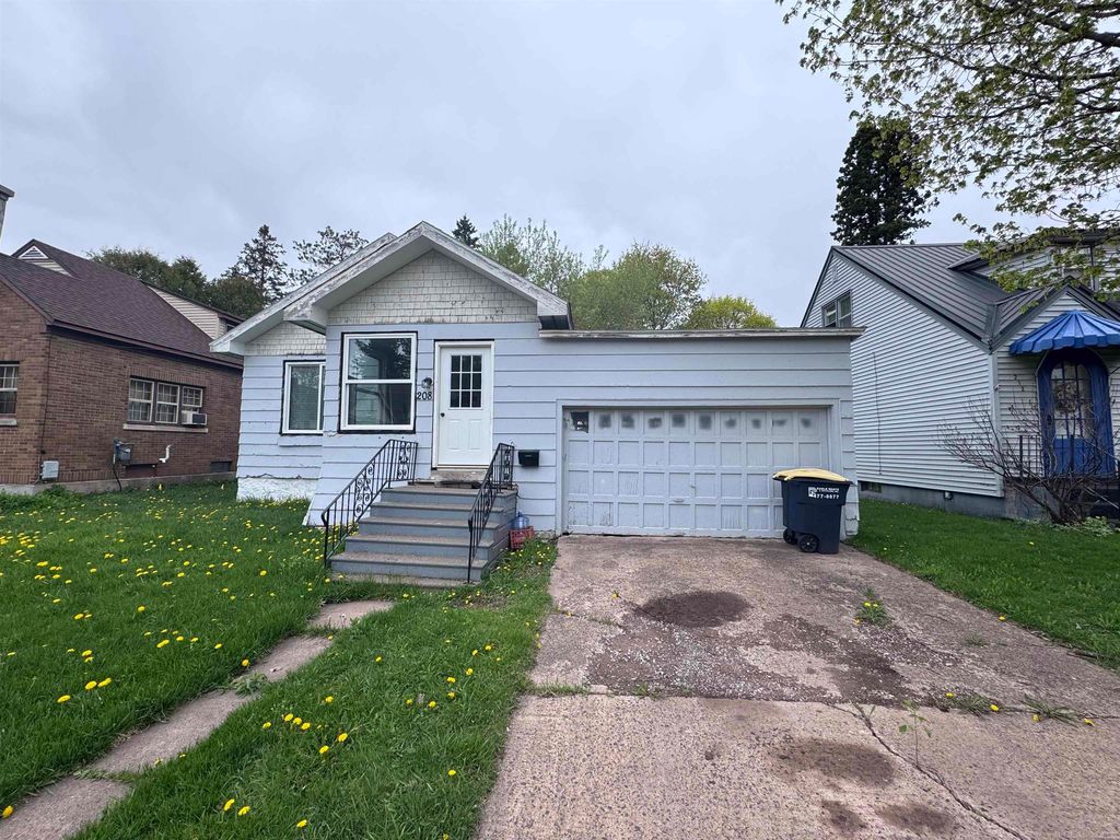 208 E Ridge St, Ironwood, MI, Ironwood