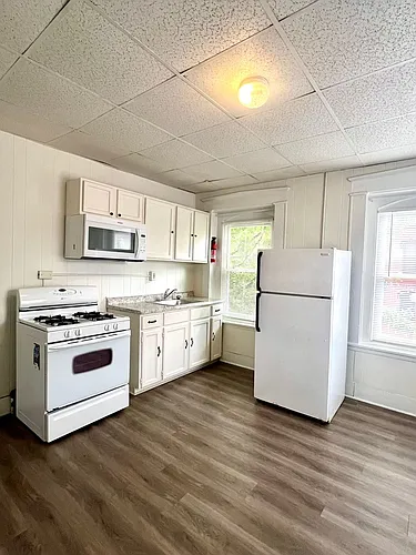 48 S Prince St Photo 1