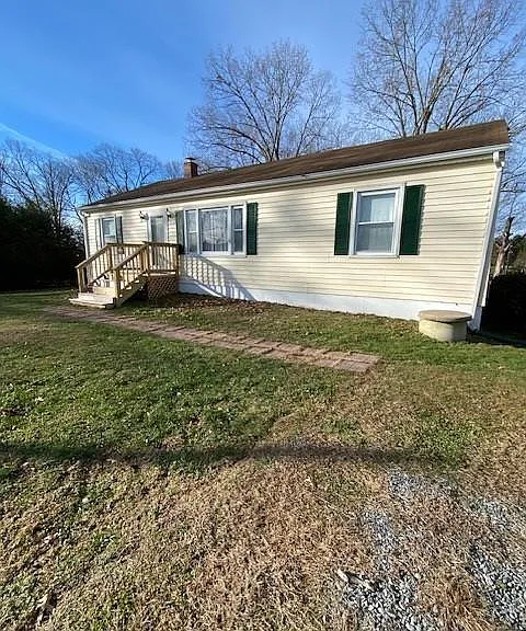 946 Hairfield Dr — Photo 1
