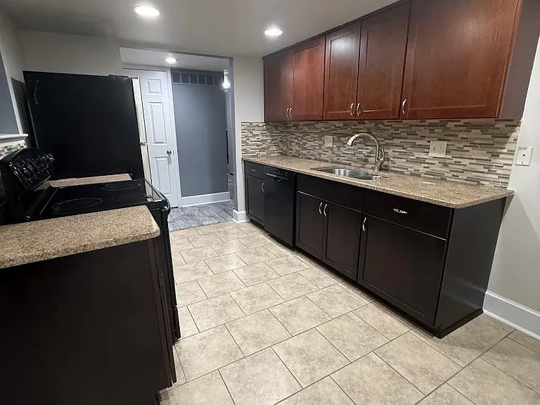 42372 Lochmoor St #2 — Photo 6