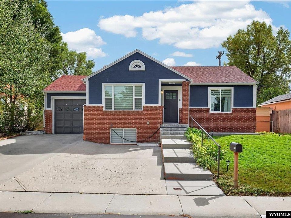1st image of 1905 Hyview Dr