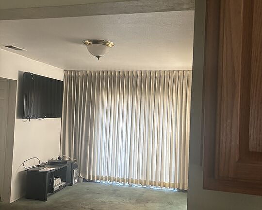 5th image of 3226 Caspian Ave