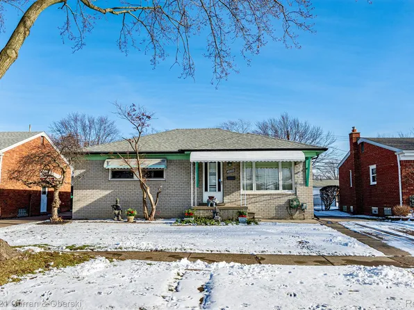 24564 Willowby Ave, Eastpointe, MI 48021