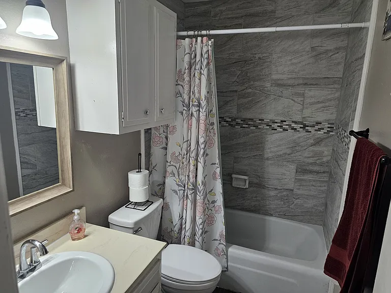 Lake Stella Apartments — Photo 5