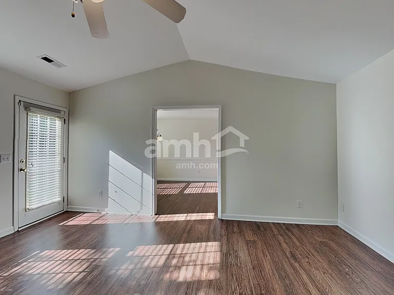 1867 Longmont Dr — Photo 7