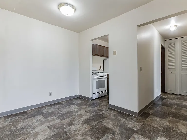 622 Laurel Ct — Photo 14