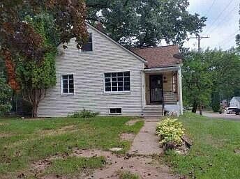 1st image of 256 Burr St