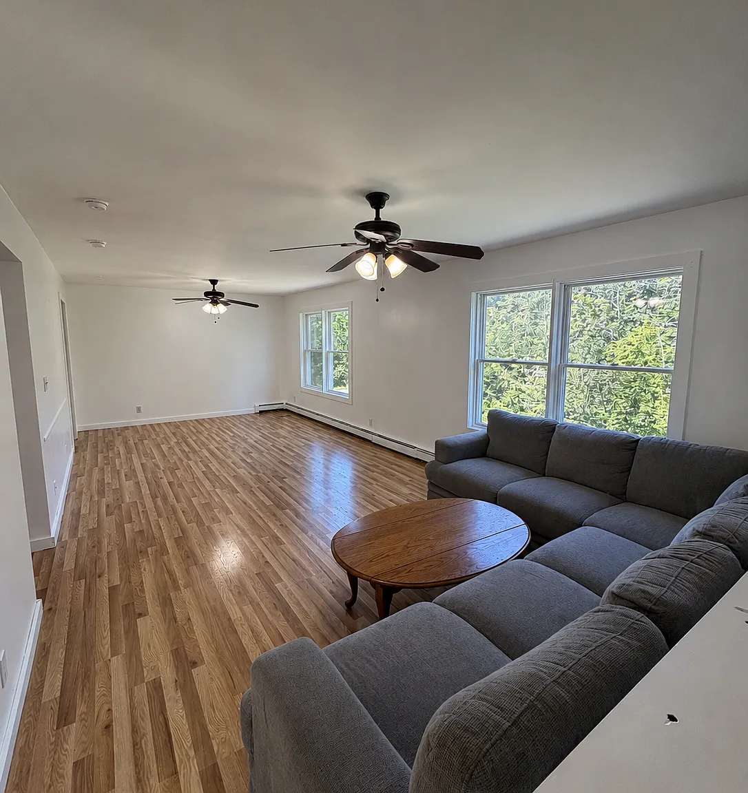 6 bed, 2.5 bath, 3000 sqft, $2,950 — Photo 1