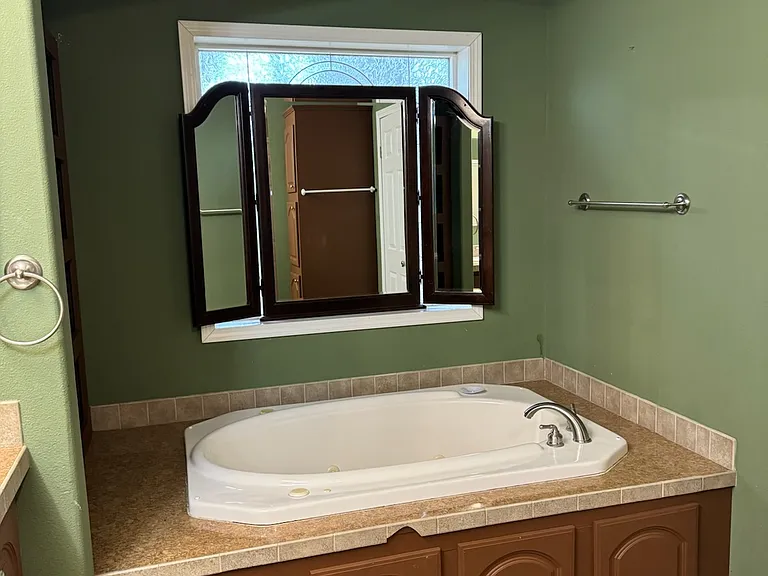 Master bath whirlpool tub