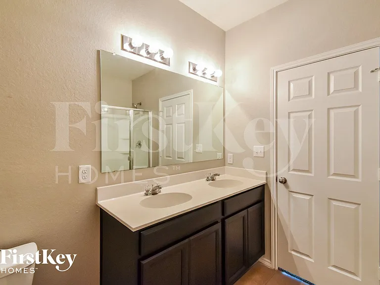 6503 Davenport Bay — Photo 8