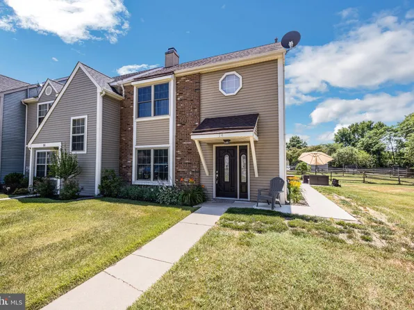 14 Meeting House Ln, Turnersville, NJ 08012